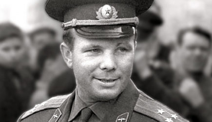 Целовался с ней публично: ахнете, увидев иностранную возлюбленную Гагарина