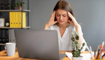 Без всяких лекарств: головная боль пройдет за минуту &mdash; топовый способ