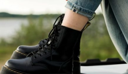 Обувь натирает? Не беда: просто возьмите молоток &mdash; результат поразит