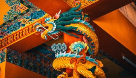 Трем знакам приготовиться: кому по восточному гороскопу февраль принесет счастье