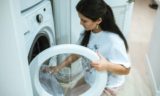Чтобы не прыгала стиральная машина: малоизвестный лайфхак &mdash; забудете о шуме и вибрации