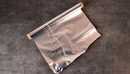 Оберните ноги куском фольги &mdash; обалдеете, что произойдет через час