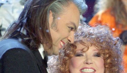 &laquo;Не беспокойся за меня&raquo;: едва прощенный Киркоров встал на колени перед Пугачевой