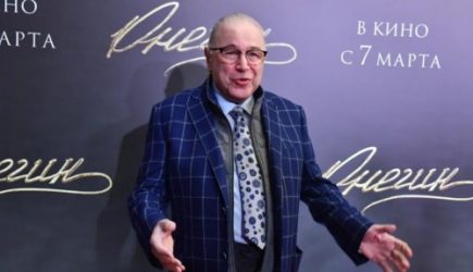 Ставший третий раз отцом Петросян опроверг слухи о суррогатном материнстве