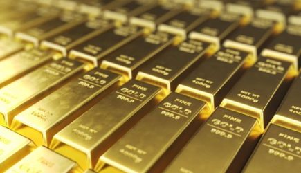 Центробанки мира стараются вывозить свои золотовалютные резервы из стран Запада