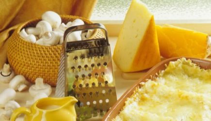 Чтобы сыр не плесневел в холодильнике: простой метод с кусочком сахара &mdash; работает на 100%