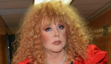 «Хочет вернуться ненадолго»: Пугачева готовит первый за пять лет большой концерт