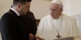 Зеленский резко ответил Папе Римскому на призыв поднять белый флаг