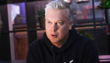 Mash: СФР подал в суд на Сергея Светлакова вслед за Верой Брежневой
