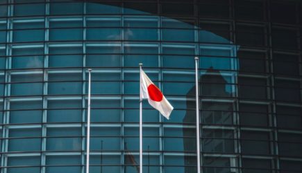 Япония ввела новые санкции против России