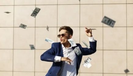 За что казахстанцы могут получить безвозмездно почти 1,5 млн тенге