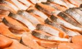 Что полезнее есть: селедку или красную рыбу &ndash; заблуждается каждый второй