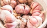 Как правильно пользоваться чеснокодавкой: ошибку допускает больше половины всех кулинаров