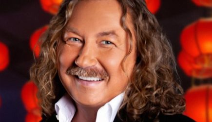 Заставили сбрить однажды: почему Николаев продолжает носить моржовые усы