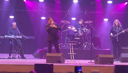 Зрители массово ушли с концерта Серова в Угличе