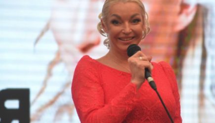 Волочкова раскрыла личность любовника, с которым отправляется на Мальдивы