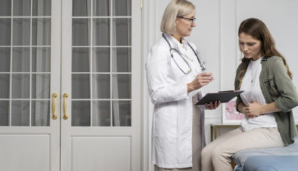 Назван безобидный симптом, который может быть следствием серьезных заболеваний