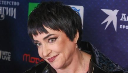 Без ресниц и с морщинами: 60-летняя Лолита показалась на публике без макияжа (фото)