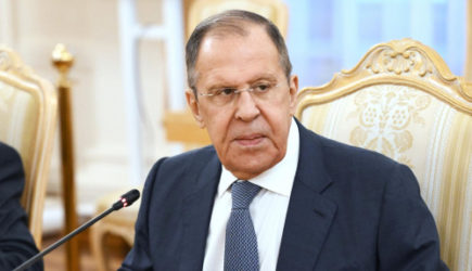 Лавров: Признавать легитимность Зеленского 21 мая может уже не придется