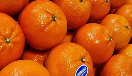 От каких популярных фруктов нужно отказаться после 50 лет: эксперты назвали опасные варианты