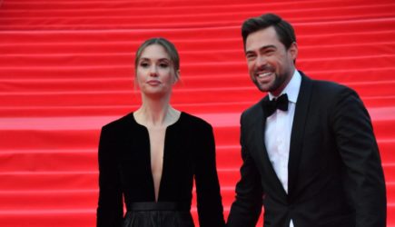 &#171;Ты согласна стать моей?&#187;: Чуйков сделал предложение Муцениеце у всех на виду