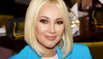 Собравшуюся разводиться Кудрявцеву засняли с женатым коллегой &mdash; все шло к поцелую