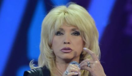 Внук Аллегровой дьявольски красив: Россиянки не могут наглядеться.