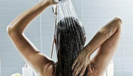 19 летняя дочь принимала душ, и ее дядя сделал то, о чем долго мечтал