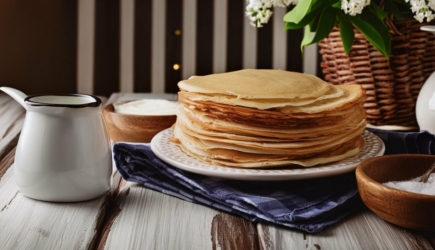 Что опытные повара заворачивают в блины: попробуйте эти начинки