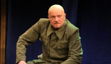 Актера Смолякова хотят выгнать из России