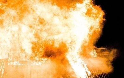 &laquo;Россия&raquo; горит: в центре Москвы мощный пожар попал на видео