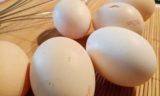 Какими полезными свойствами обладают куриные яйца: эксперты раскрыли факты