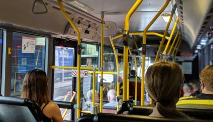 3 лайфхака для&nbsp;тех, кто ездит на&nbsp;общественном транспорте