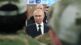 Путин назвал себя защищающим Россию пехотинцем