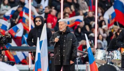 Патриот Газманов набросился на Собчак после скандала