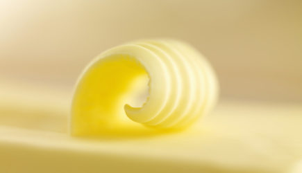 Диетологи назвали самый вредный молочный продукт