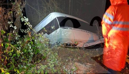 Фургон знаменитой российской актрисы провалился в пропасть &ndash; ЧП на съемках