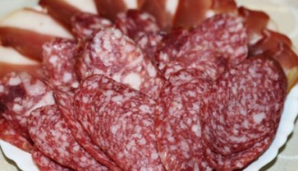 Что будет, если каждый день есть по полтора ломтика колбасы