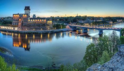 Кому нравится «дергать за хвост» русскоязычных жителей Нарвы?