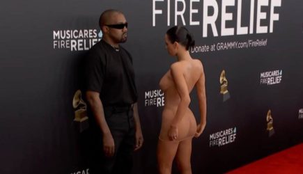 Полностью обнаженную жену Канье вышвырнули с премии «Грэмми»