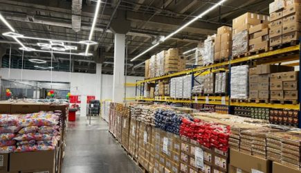 Причиной закрытия магазинов «Светофор» стало просроченное мясо