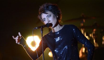 Лёва из &laquo;Би-2&raquo; пожаловался пранкерам на &laquo;звонок пьяной Земфиры&raquo;