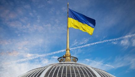 В Раде заблокировали трибуну: требуют отставки кабмина