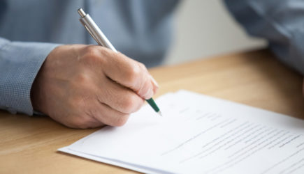 Названа причина отмены договоров дарения