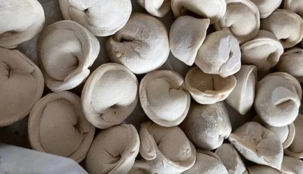 Перемолотые рога и копыта, мяса нет: в Роскачестве назвали худшие бренды пельменей