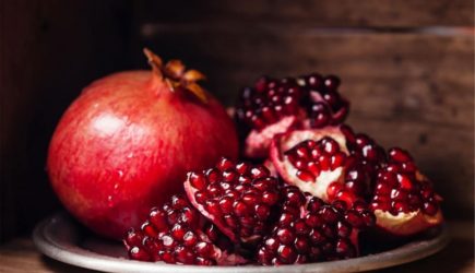 Назван главный фрукт для борьбы со старением и раком