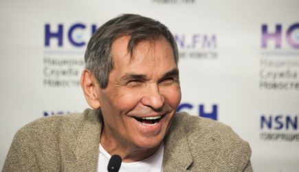 «Невозможно стоять рядом»: Алибасов заявил о проблемах Лозы с гигиеной