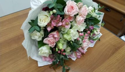 Флорист рассказала, как продлить жизнь подаренному на 8 Марта букету