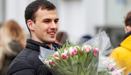 Почему нельзя дарить тюльпаны женщинам: предупреждение для мужчин