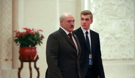 Уже не &laquo;Коленька&raquo;: Младший сын Лукашенко удивил возмужавшим видом в Кремле